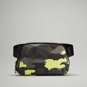 Lululemon Everywhere Belt Bag Heritage 365 Camo Neo Mint Multi/Black
